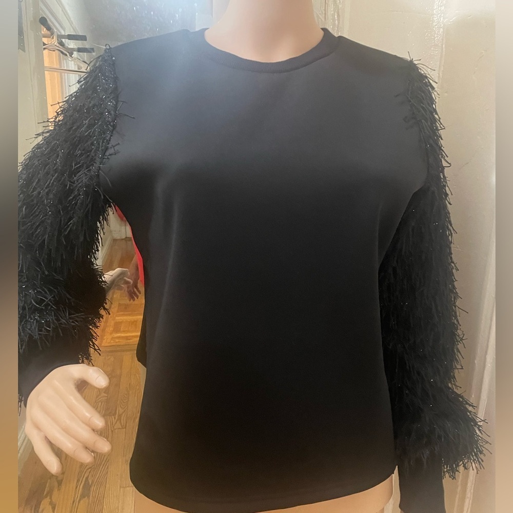 Gracia Black Feather Sleeve Sweatshirt